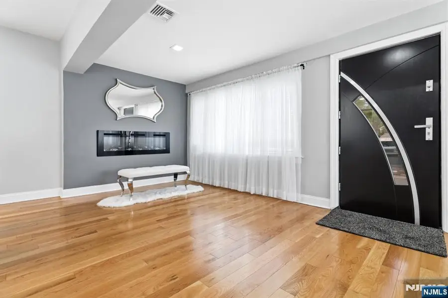 15 Pehle Avenue, Saddle Brook, NJ 07663 - #3