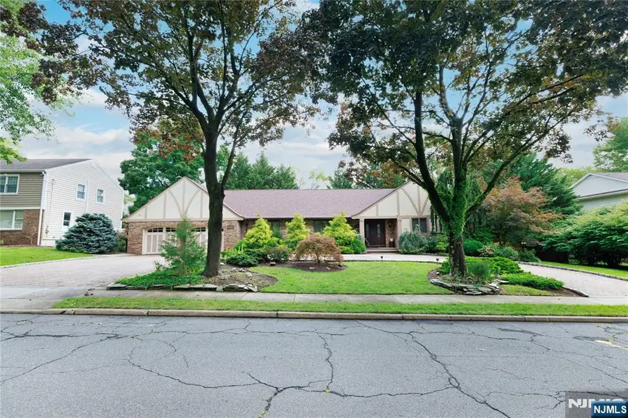 806 Stella Court, Paramus, NJ 07652 - #2