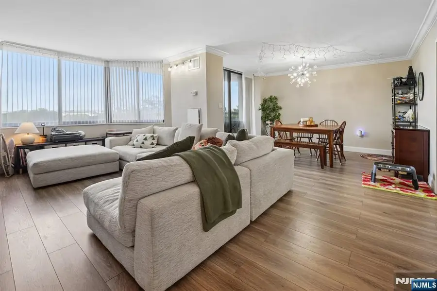 627 Harmon Cove Tower, Secaucus, NJ 07094 - #2