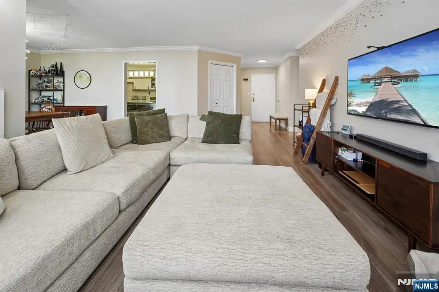 627 Harmon Cove Tower, Secaucus, NJ 07094 - #3