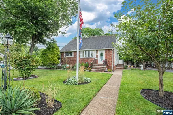 24 Filippone Way, Little Falls, NJ 07424