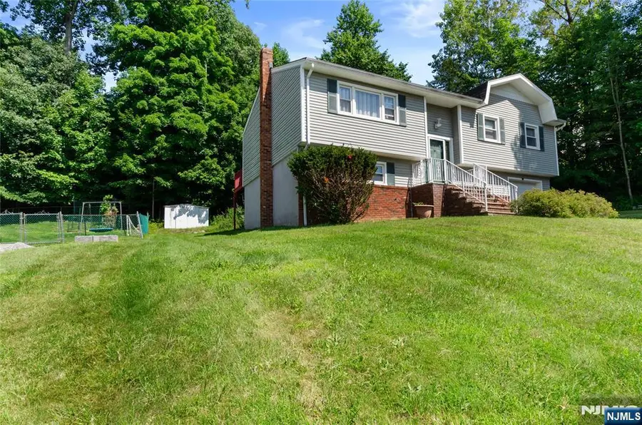 17 Stafford Drive, Wanaque, NJ 07465 - #3