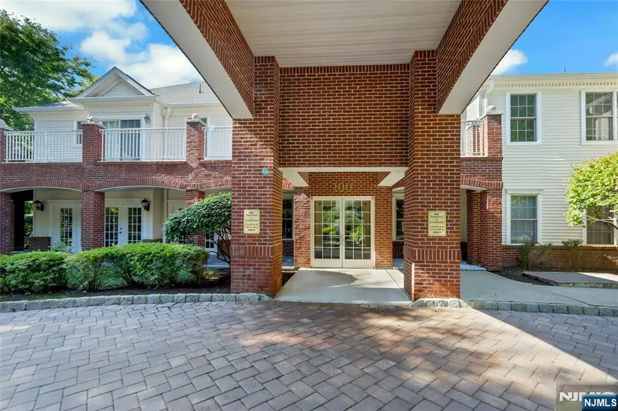 100 Ridgewood Road 215, Township Of Washington, NJ 07676 - #2
