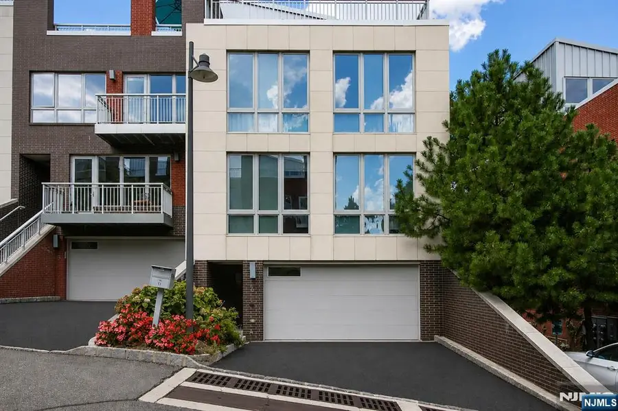 6 Vela Way, Edgewater, NJ 07020 - #3