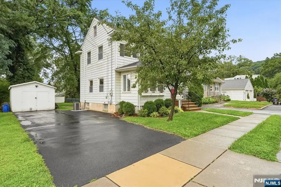 30 Genevieve Avenue, Hawthorne, NJ 07506 - #3