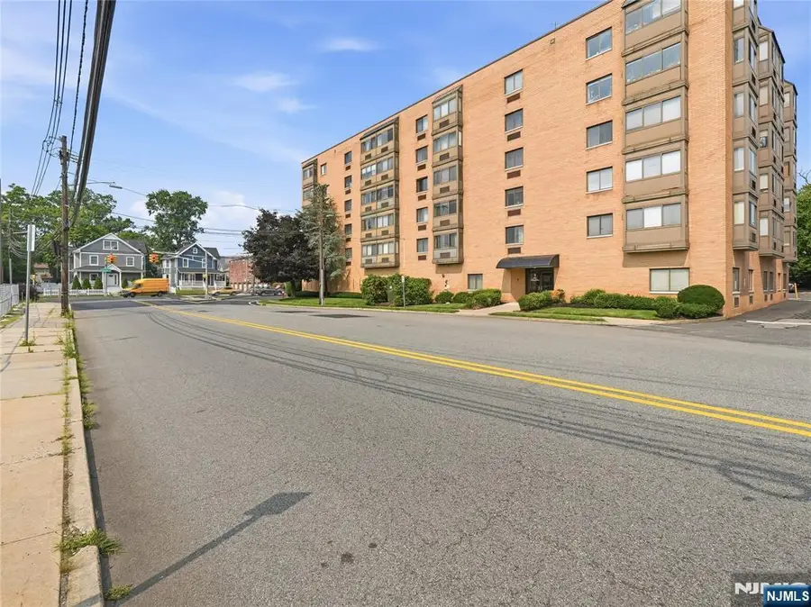 5 Linden Street 6i, Hackensack, NJ 07601 - #3