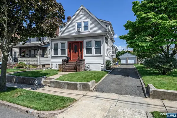 716 4th Street, Lyndhurst, NJ 07071