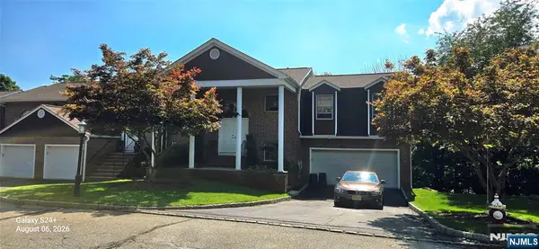 8 Beacon Hill 8, Pompton Lakes, NJ 07442