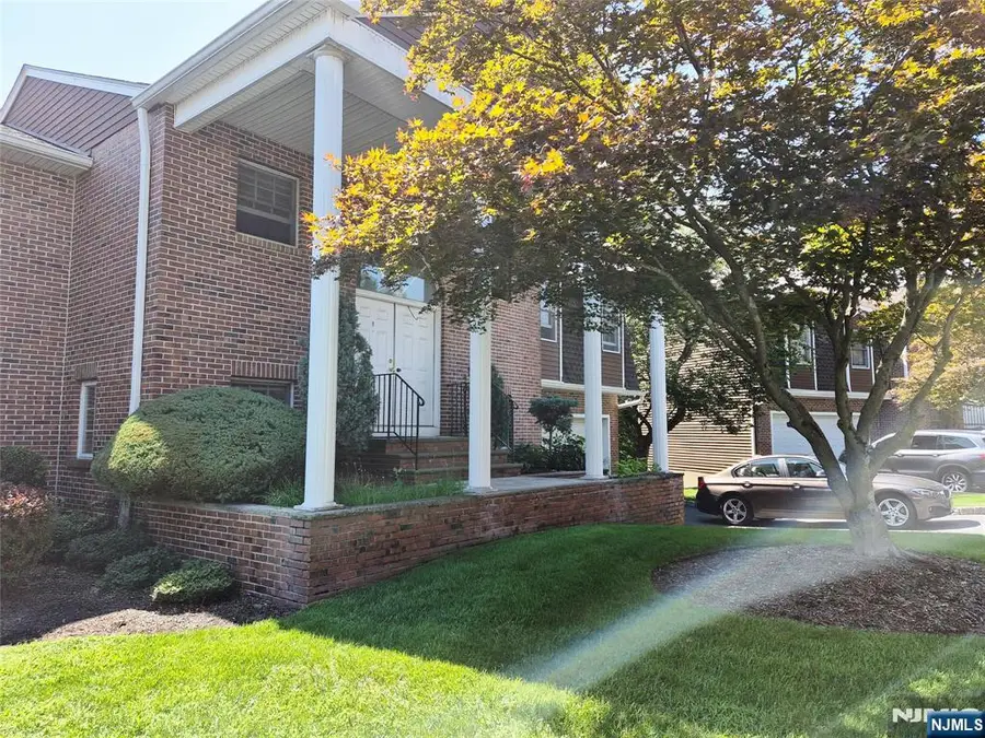 8 Beacon Hill 8, Pompton Lakes, NJ 07442 - #3
