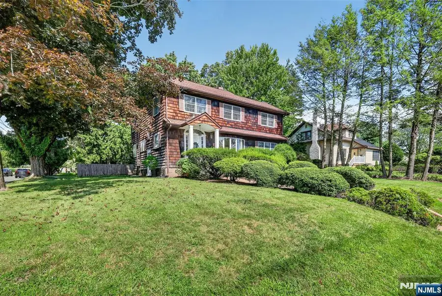 484 Godwin Avenue, Midland Park, NJ 07432 - #2
