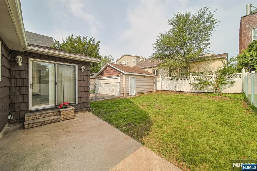 709 Kingsland Avenue, Ridgefield, NJ 07657 - #3