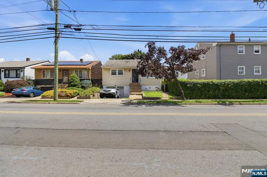 312 Stuyvesant Avenue, Newark, NJ 07106 - #3