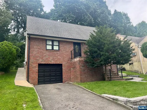 774 Ravenhill Place, Ridgefield, NJ 07657