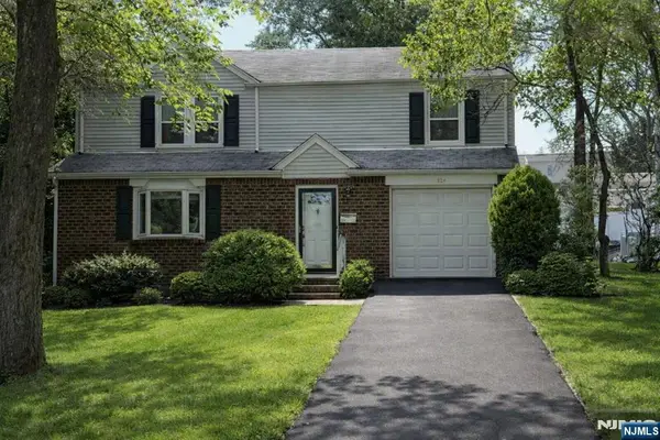 984 E Lawn Drive, Teaneck, NJ 07666