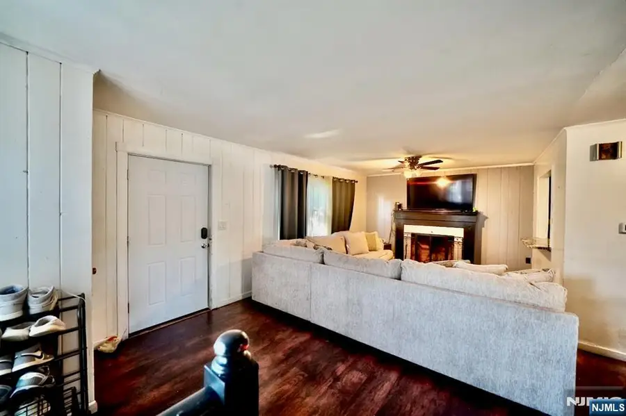 17 Orchard Street, Pompton Lakes, NJ 07442 - #3