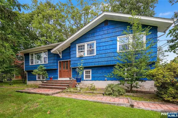 1 Gary Court, Park Ridge, NJ 07656