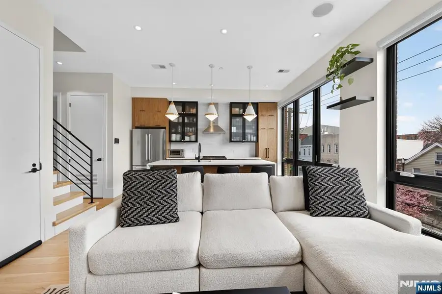 339 Palisade Avenue C, Jersey City, NJ 07307 - #2
