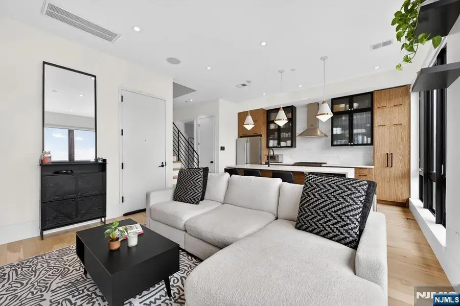 339 Palisade Avenue C, Jersey City, NJ 07307 - #3