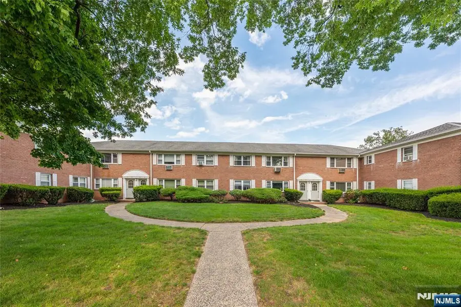 24 Manchester Court 62, Wayne, NJ 07470 - #2