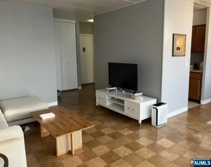 515 Anderson Avenue 6J, Cliffside Park, NJ 07010 - #3