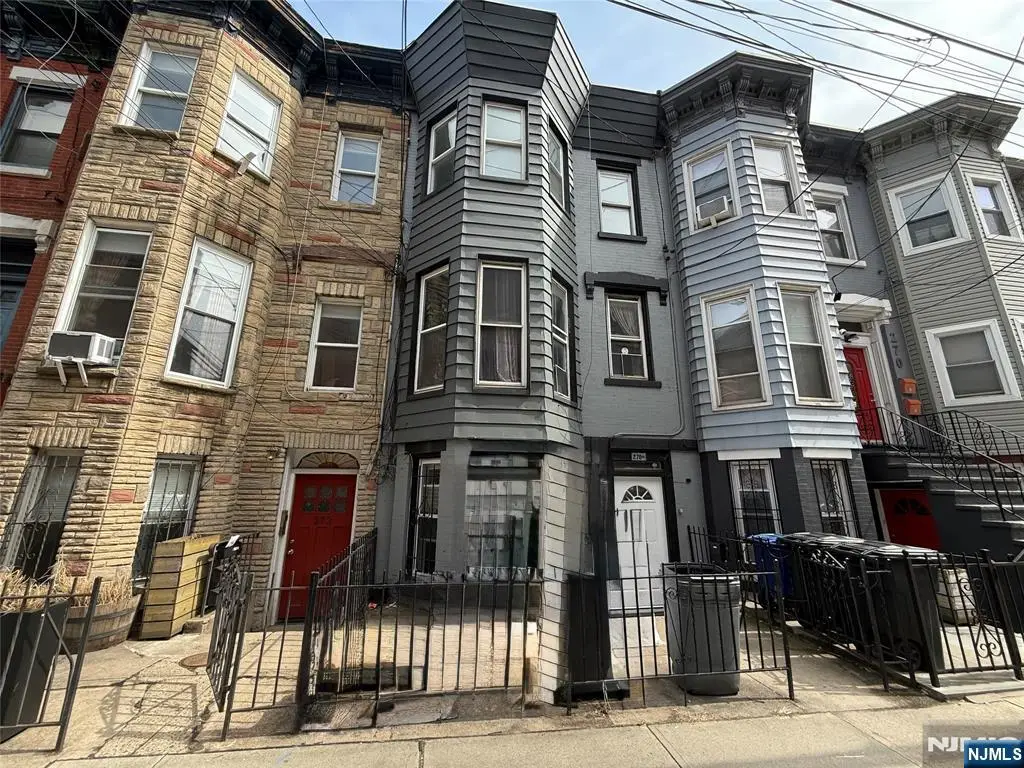 270 1/2 Summit Avenue, Jersey City, NJ 07306 - #1