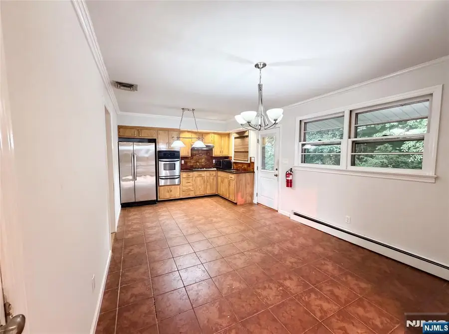 35 Dapp Court, Elmwood Park, NJ 07407 - #2