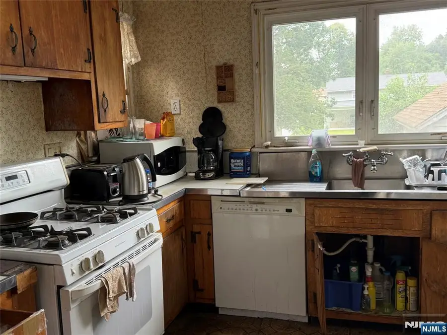 41 Westervelt Place, Westwood, NJ 07675 - #2