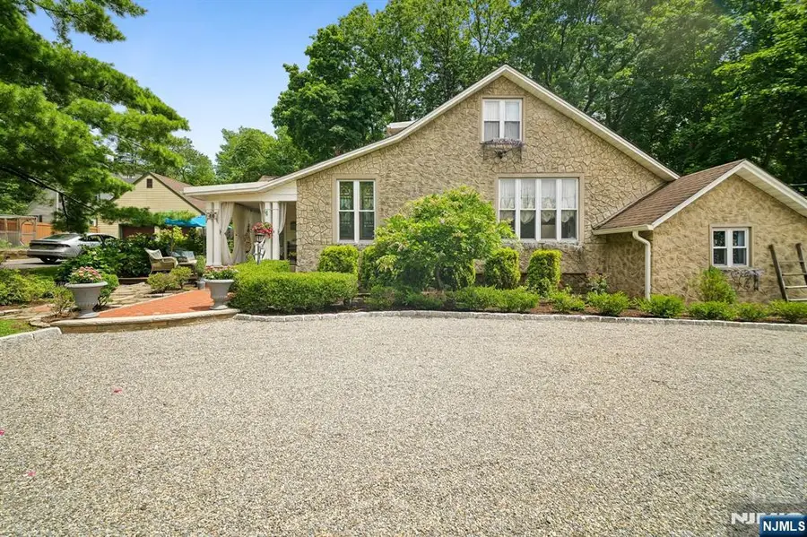 40 Edgewood Avenue, West Orange, NJ 07052 - #2