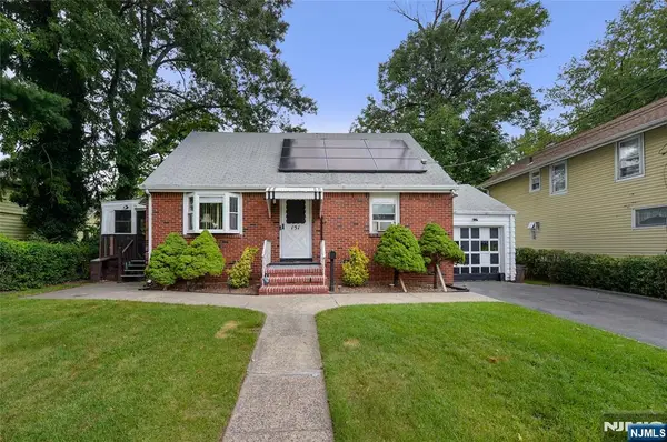151 Hickory Avenue, Bergenfield, NJ 07621