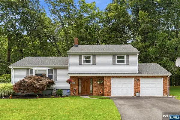 213 Alberon Drive, Park Ridge, NJ 07656