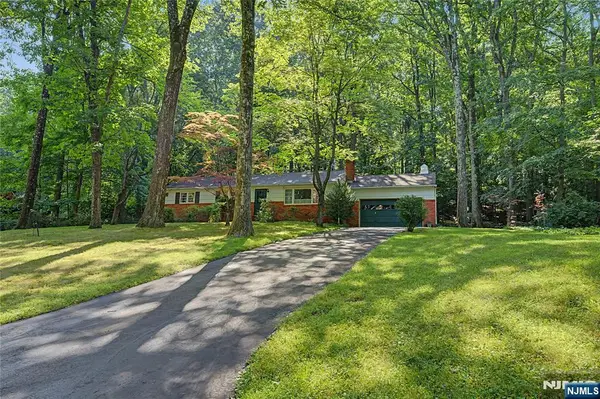 5 Horizon Drive, Denville Township, NJ 07834