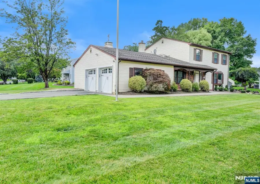 11 Fox Run Drive, East Hanover, NJ 07936 - #2