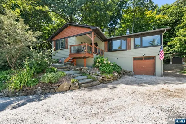 4 Glen Road, Vernon, NJ 07422