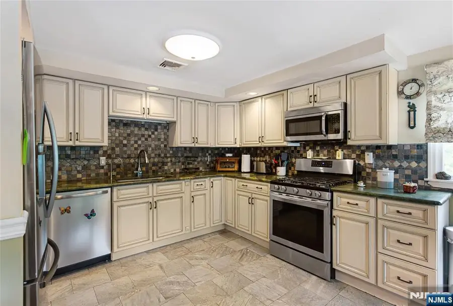 10 Wendy Terrace, Garfield, NJ 07026 - #3