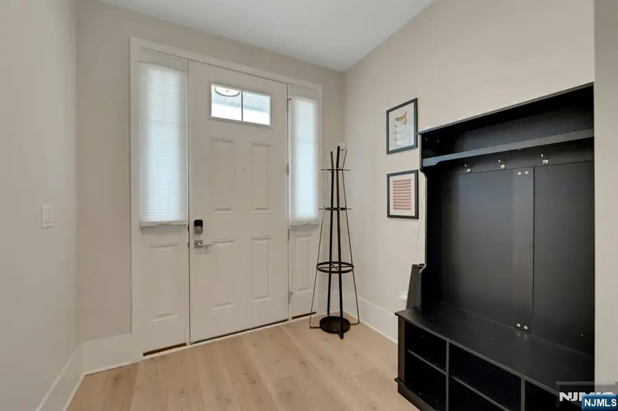 5 Davies Drive, Old Tappan, NJ 07675 - #3