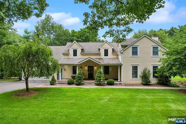 58 Powell Road, Allendale, NJ 07401