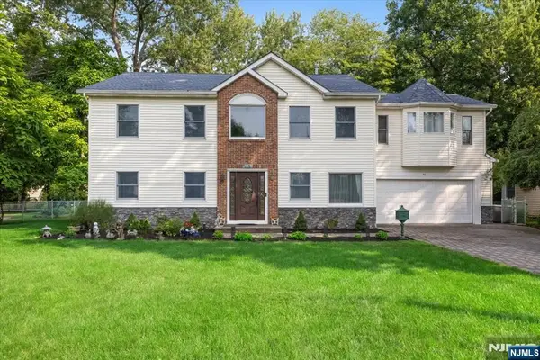 30 Beverly Road, Glen Rock, NJ 07452