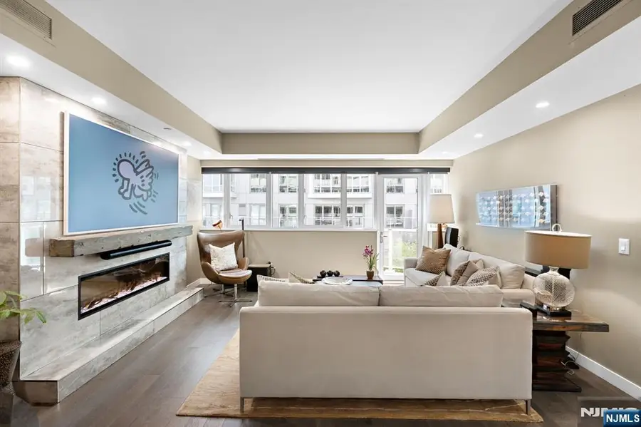 800 Ave At Port Imperial 318, Weehawken, NJ 07086 - #2