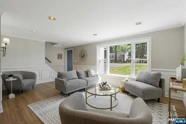 20 W Saddle River Road, Waldwick, NJ 07463