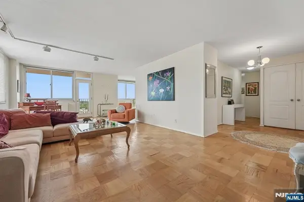 2150 Center Avenue 15E, Fort Lee, NJ 07024