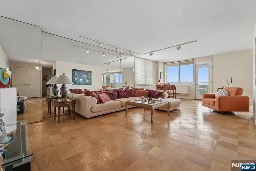 2150 Center Avenue 15E, Fort Lee, NJ 07024 - #2