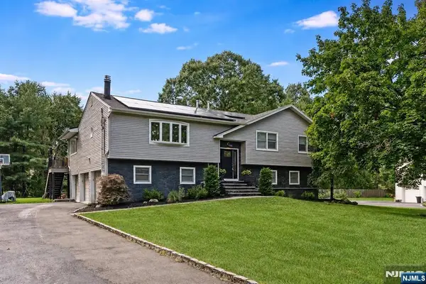 23 Douglas Drive, Montville Township, NJ 07082