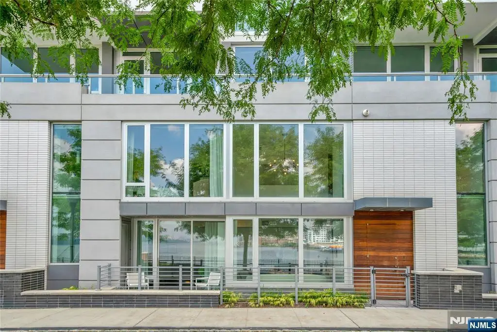 1000 Ave At Port Imperial 102, Weehawken, NJ 07086 - #1
