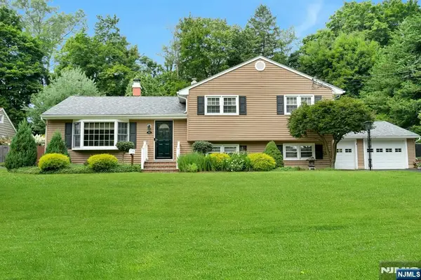 60 Sunnyside Road, Mahwah, NJ 07430