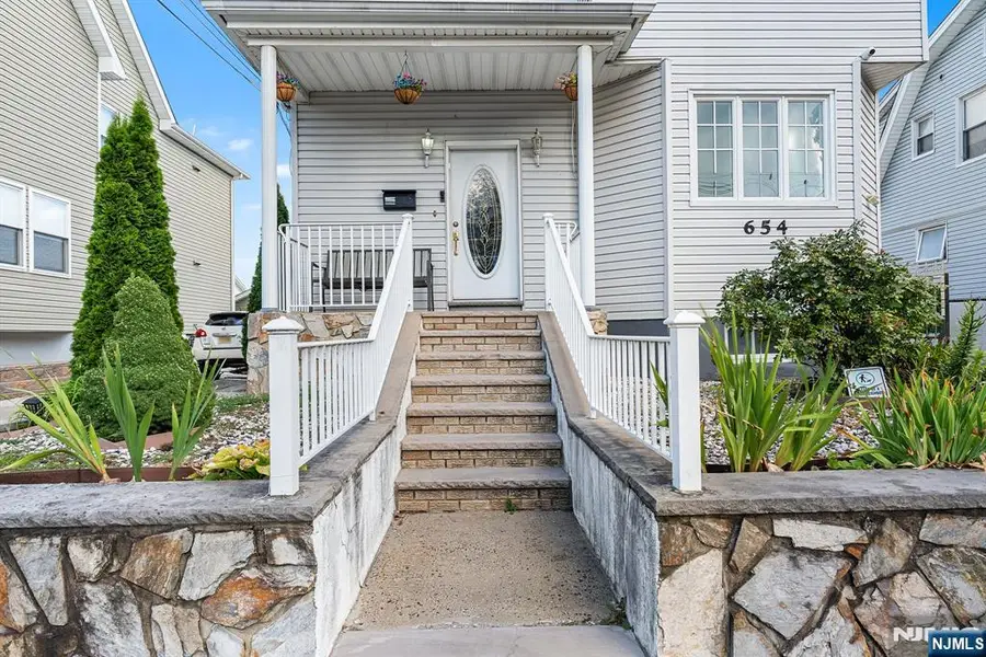 656 Devon Street, Kearny, NJ 07032 - #3