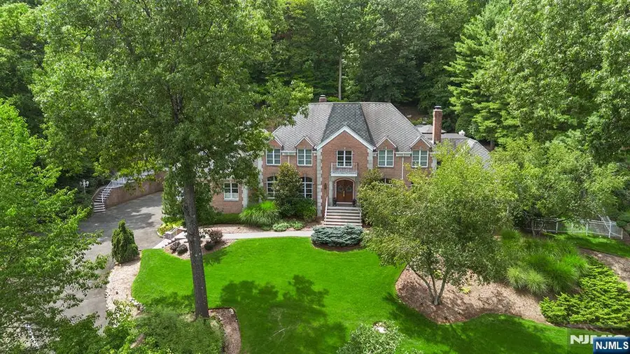 27 Shinnecock Trail, Franklin Lakes, NJ 07417 - #2