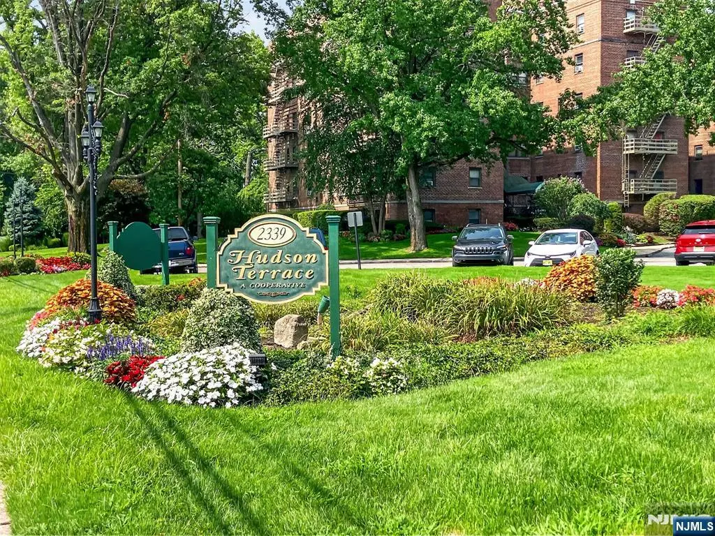 2339 Hudson Terrace C7, Fort Lee, NJ 07024 - #1