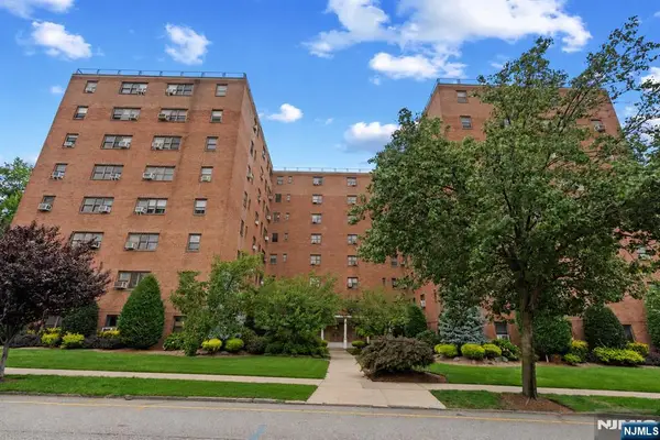 208 Anderson Nf3, Hackensack, NJ 07601