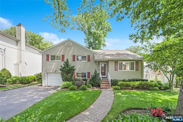 152 Coles Avenue, Hackensack, NJ 07601