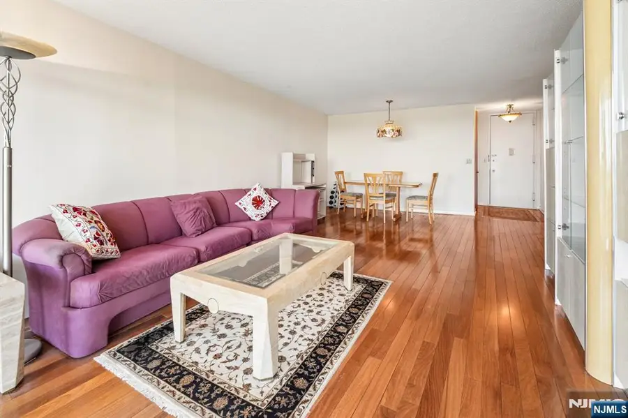 555 North Avenue 8N, Fort Lee, NJ 07024 - #2